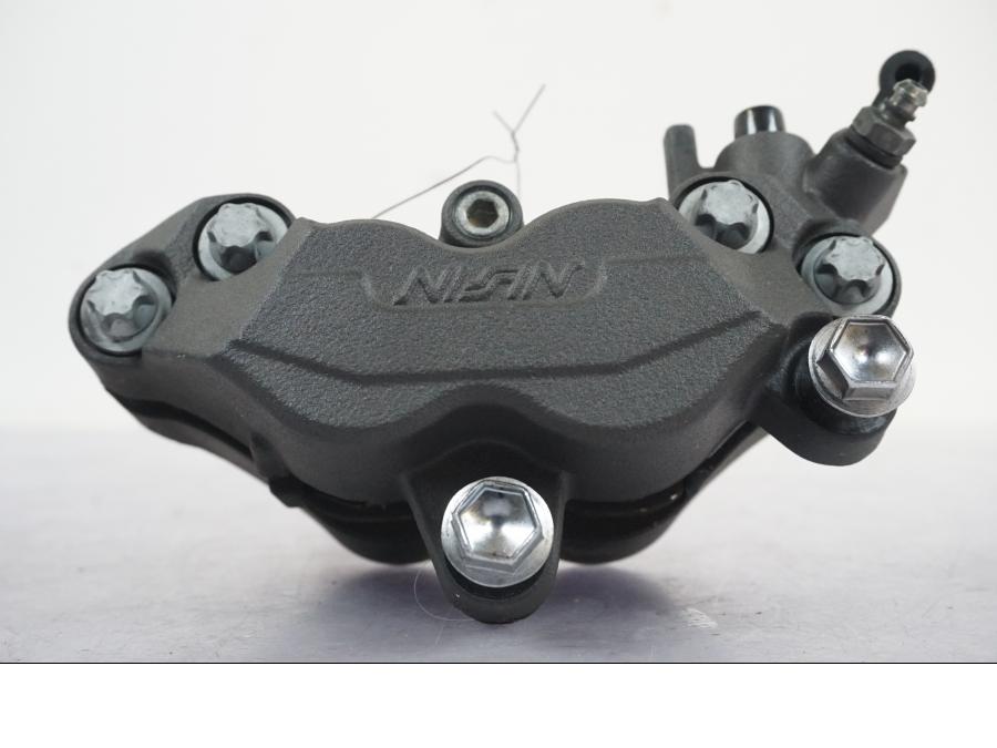 Baksidan på Bromsok från en Kawasaki Z 900 -2019 motorcykel.