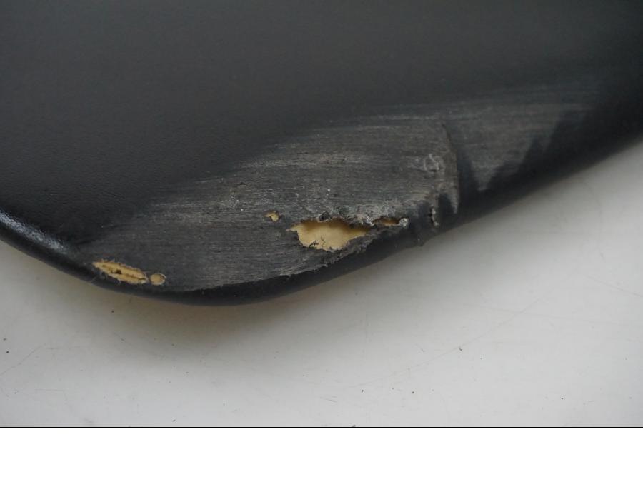 Höger sida på Sadel från en Honda CBR 1000 -2005 motorcykel.