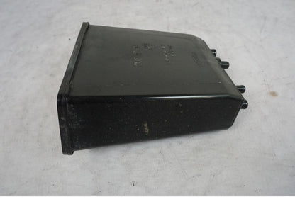 Vänster sida på Fuel Evap System från en Triumph Bonneville T120 -2021 motorcykel.