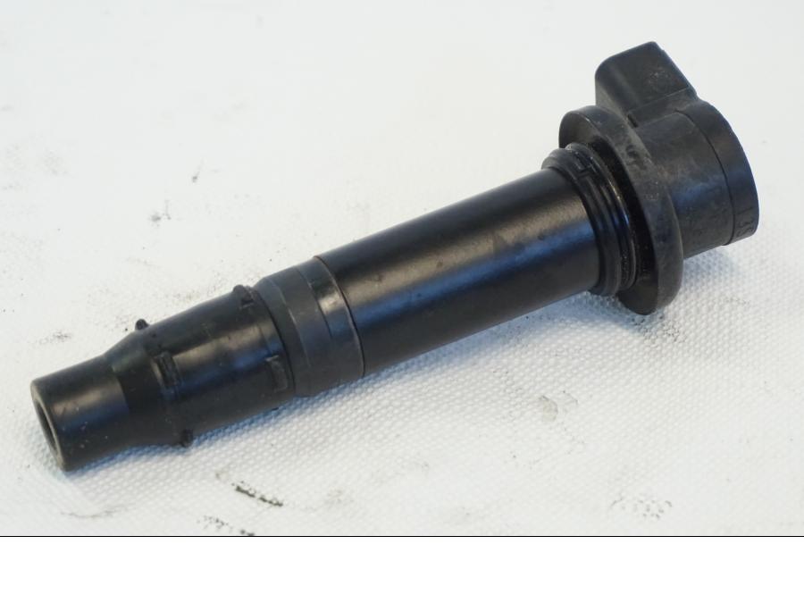 Baksidan på Tändspole från en Yamaha YZF R6 -2006 motorcykel.