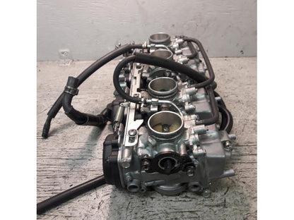 Höger sida på Förgasare från en Yamaha FZ-S 600 -2000 motorcykel.