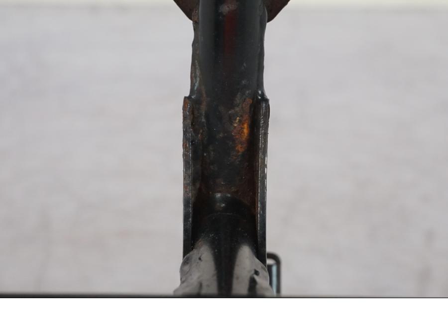 Höger sida på Toppkåpstag från en Suzuki SV 650 -1999 motorcykel.