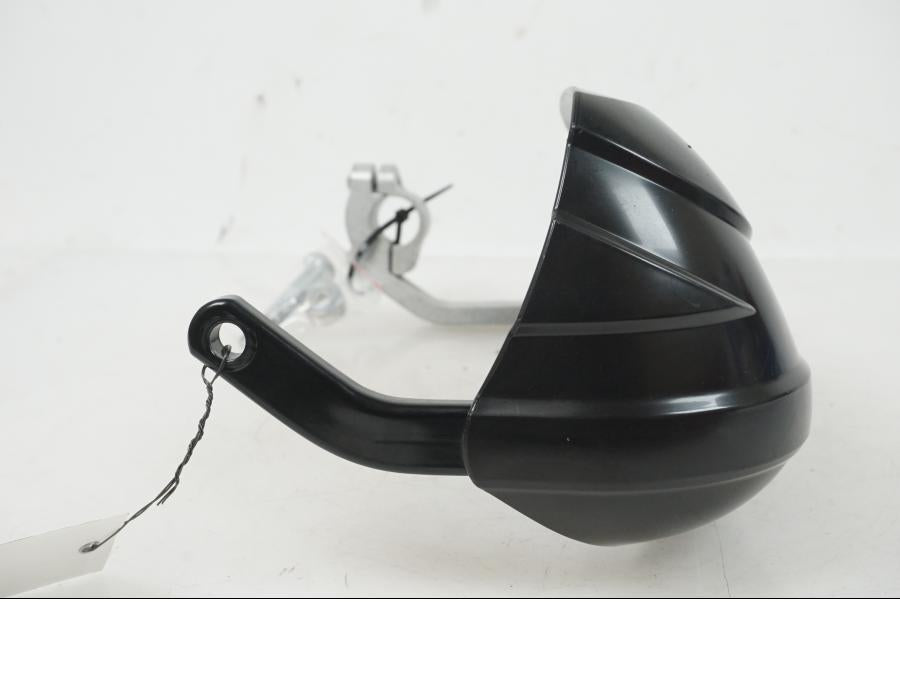 Höger sida på Handskydd från en BMW F 750 GS -2019 motorcykel.