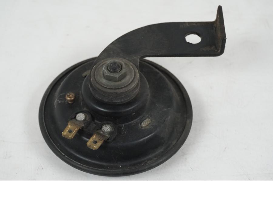 Vänster sida på Signalhorn / Tuta från en Kawasaki Z 750 -2006 motorcykel.