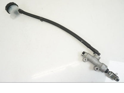 Framsidan på Bromshuvudcylinder från en Kawasaki ER-6F -2016 motorcykel.