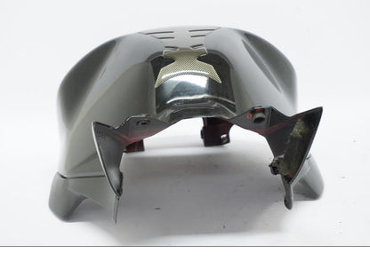 Snett nerifrån på Bensintankskåpa från en Honda CBR 1000 RR -2006 motorcykel.