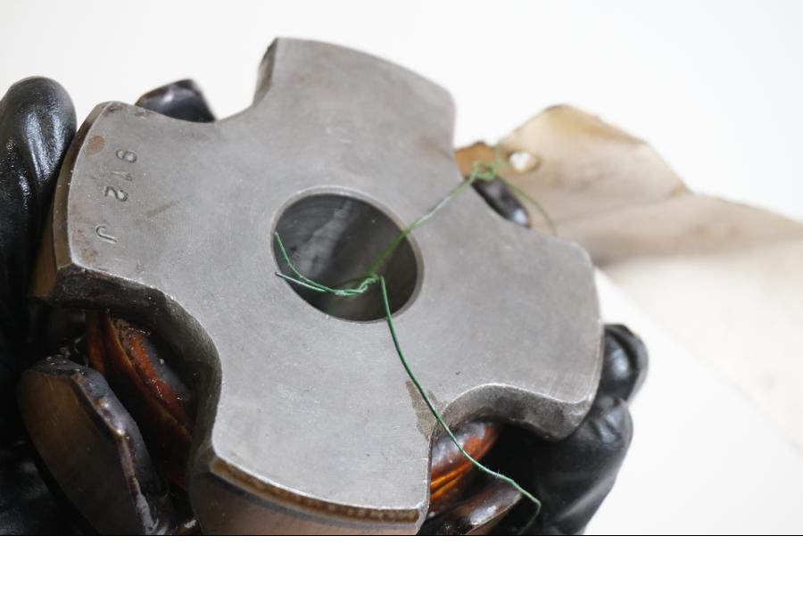 Höger sida på Generator från en Yamaha XJ 900 -1983 motorcykel.