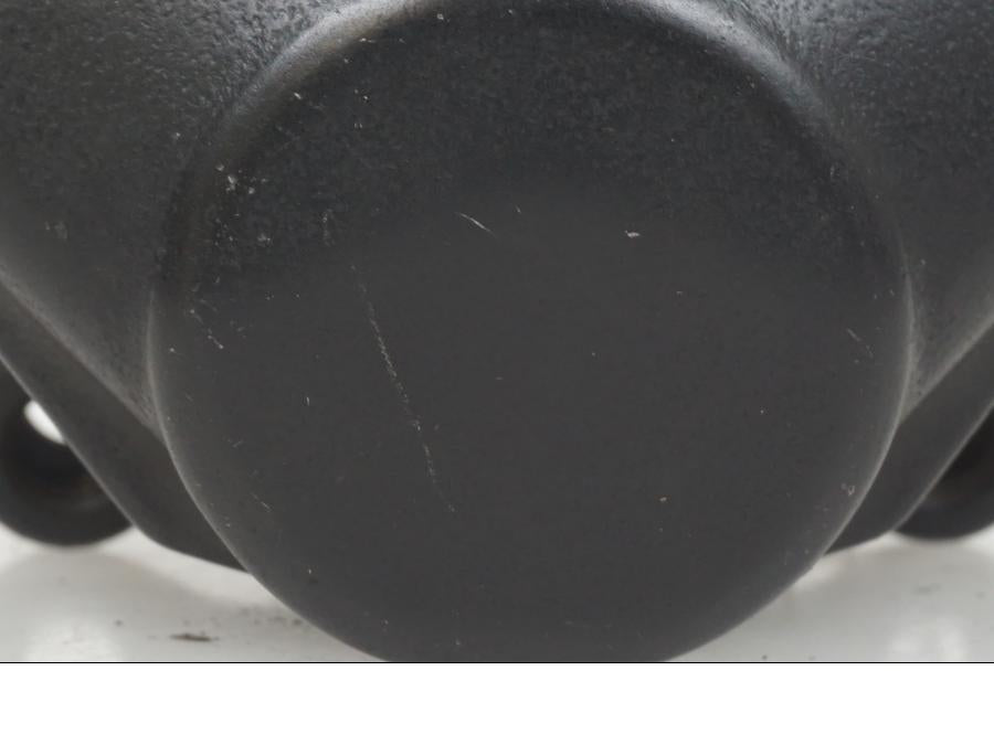 Snett nerifrån på Bromsok från en Piaggio MP3 250 -2006 motorcykel.