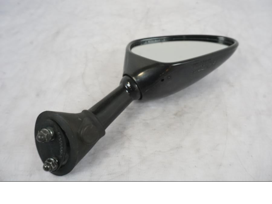 Framsidan på Backspegel från en Honda VTR 1000 F -1997 motorcykel.