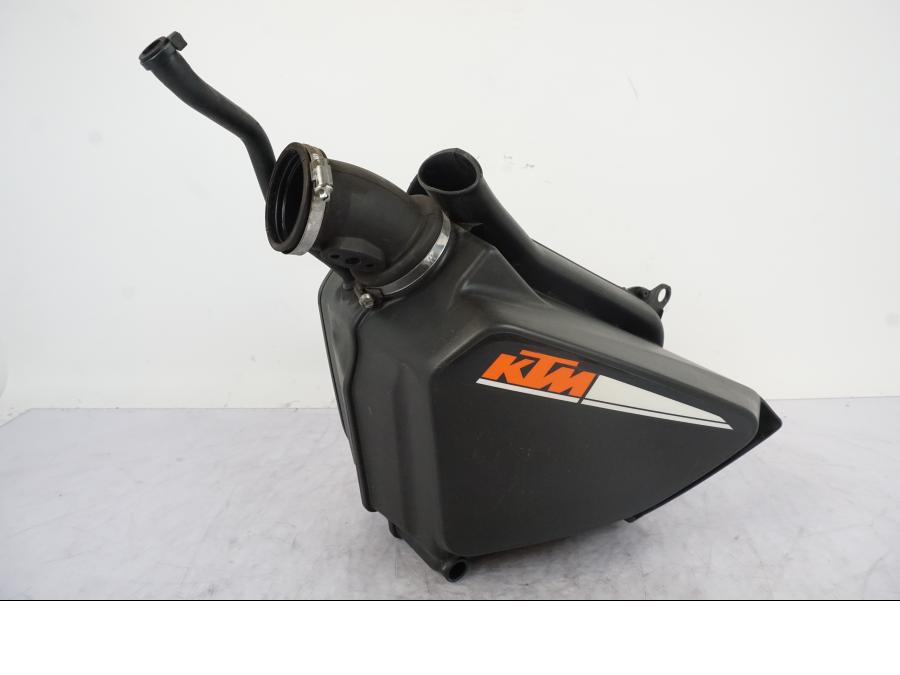 Framsidan på Luftburk från en KTM 690 Duke -2014 motorcykel.