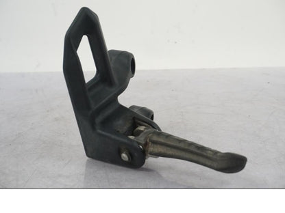 Höger sida på Fotpinne från en KTM 1290 Super Adventure R -2018 motorcykel.