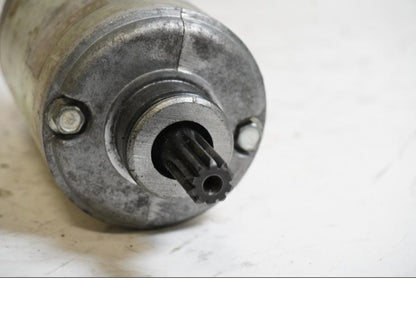 Baksidan på Startmotor från en Kawasaki ZX-6R -1997 motorcykel.