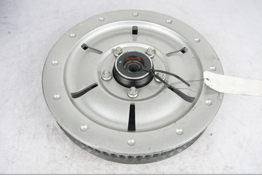 Framsidan på Remdrev från en Kawasaki VN 2000 -2006 motorcykel.