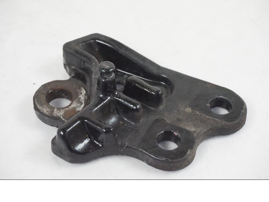 Baksidan på Sidostödsfäste från en KTM 390 Adventure -2021 motorcykel.