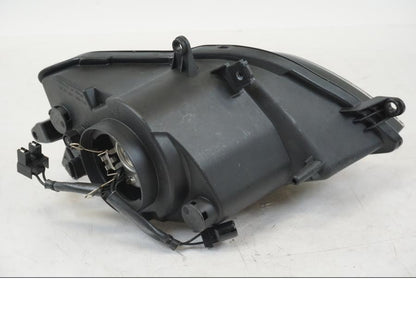 Snett nerifrån på Strålkastare från en BMW S 1000 XR -2014 motorcykel.