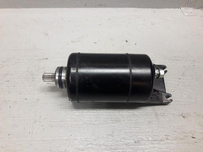 Baksidan på Startmotor från en Kawasaki ER-6N -2015 motorcykel.