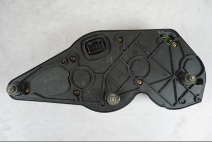 Snett uppifrån på <p>Instrumentpanel från Suzuki SV 650 S 2002.</p>

<p>Ett fäste är avbrutet men medföljer.</p>

<p>Bilden som visar "Bucklan" i plasten visar även spricka för ett fäste. Se bilder.</p> motorcykel.