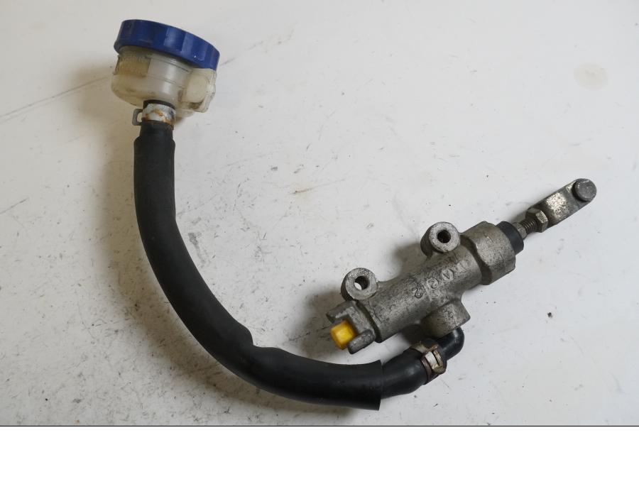 Framsidan på Bromshuvudcylinder från en Kawasaki Zephyr 750 -1991 motorcykel.