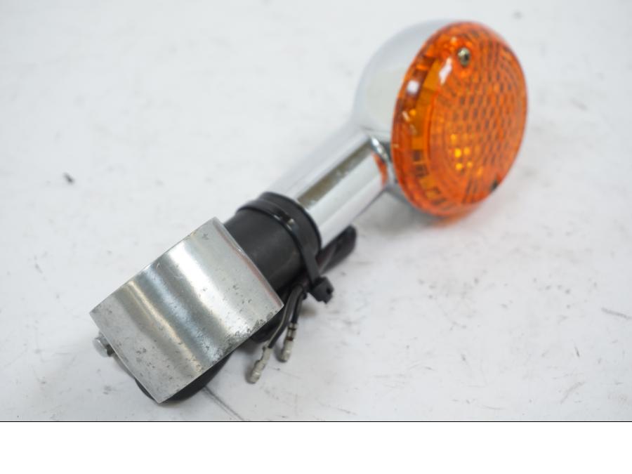 Baksidan på Blinkers från en Suzuki VS 800 -1994 motorcykel.