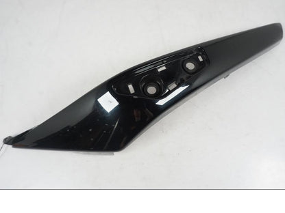 Framsidan på Bakvinge från en Kawasaki ER-6N ABS -2010 motorcykel.