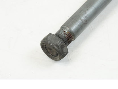 Baksidan på Axel från en Honda ST 1300 -2002 motorcykel.