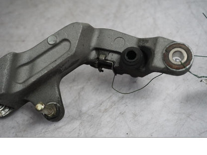 Vänster sida på Bromsoksfäste från en Honda CBR 1100 XX -2000 motorcykel.