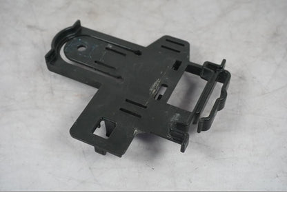 Baksidan på Batterihållare från en BMW F 800 R -2018 motorcykel.