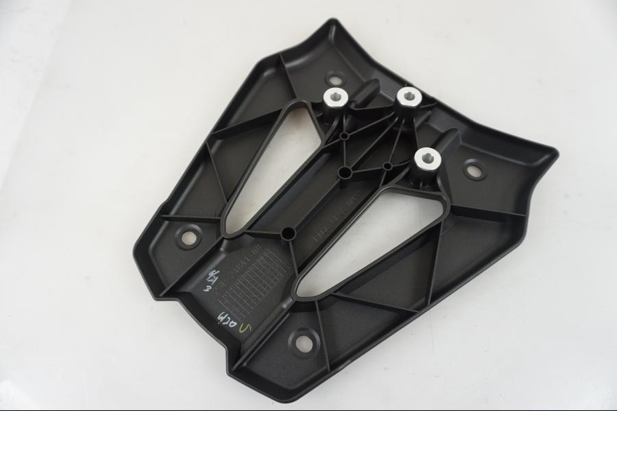 Vänster sida på Pakethållare från en Yamaha XT 1200 Z -2016 motorcykel.