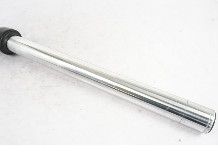 Snett uppifrån på Gaffelben från en Honda CBR 1000 F -1989 motorcykel.