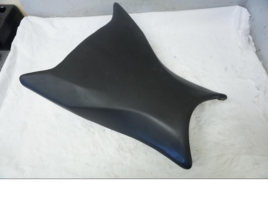 Framsidan på Sadel från en BMW S 1000 RR -2012 motorcykel.