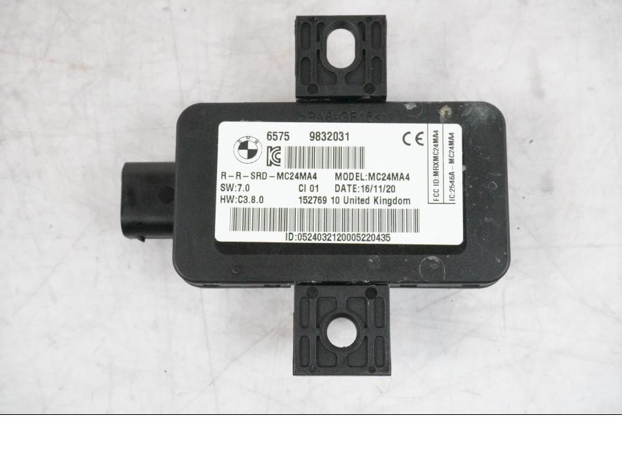 Baksidan på RDC Styrenhet från en BMW R 1250 GSA -2021 motorcykel.