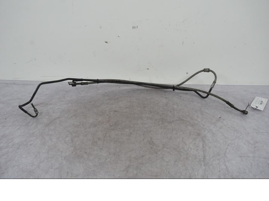 Framsidan på Bromsledning från en Triumph Tiger Explorer -2016 motorcykel.