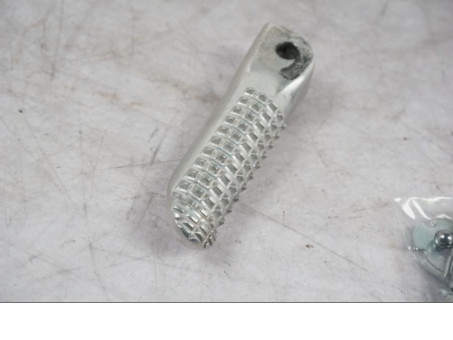 Baksidan på Fotpinne från en Yamaha MT-09 -2024 motorcykel.