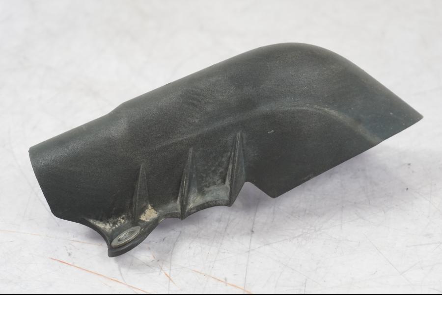 Baksidan på Tändspole Kåpa från en BMW R 1200 GS -2005 motorcykel.