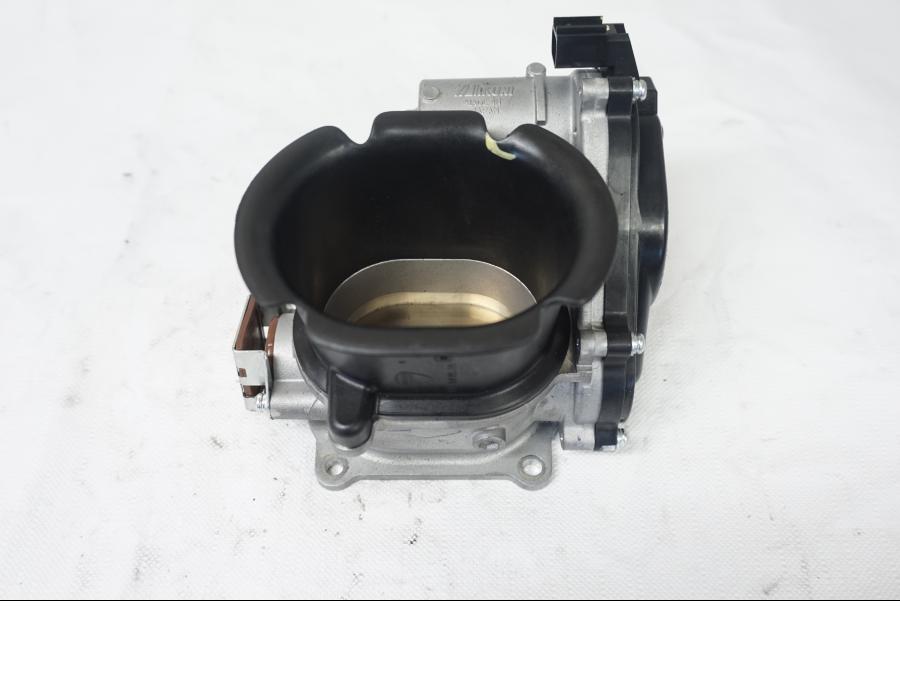 Baksidan på Spjällhus från en Ducati 899 Panigale -2015 motorcykel.