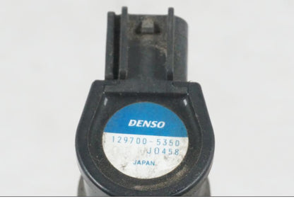 Snett uppifrån på Tändspole från en Kawasaki ER-6N ABS -2010 motorcykel.