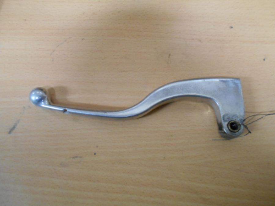 Framsidan på Kopplingsgrepp från en Triumph Daytona 675 -2011 motorcykel.