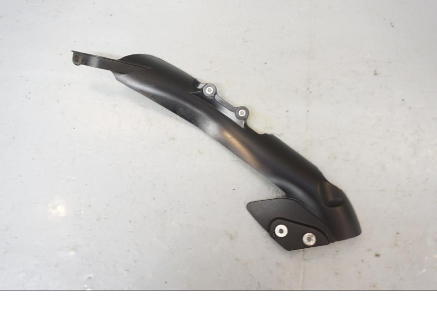 Framsidan på Värmeskydd från en Yamaha YZF 1000 R1 -2006 motorcykel.