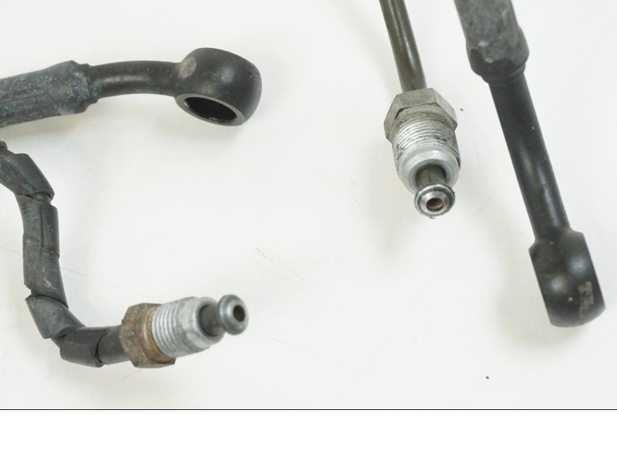 Vänster sida på Bromsledning från en BMW F 650 CS -2002 motorcykel.