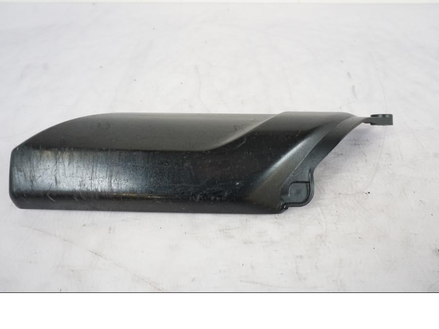 Baksidan på Gaffelbensskydd från en Kawasaki ER-6N -2012 motorcykel.