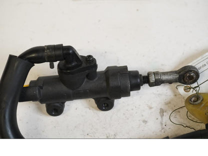 Höger sida på Bromshuvudcylinder från en Honda CBR 1000 RR -2006 motorcykel.