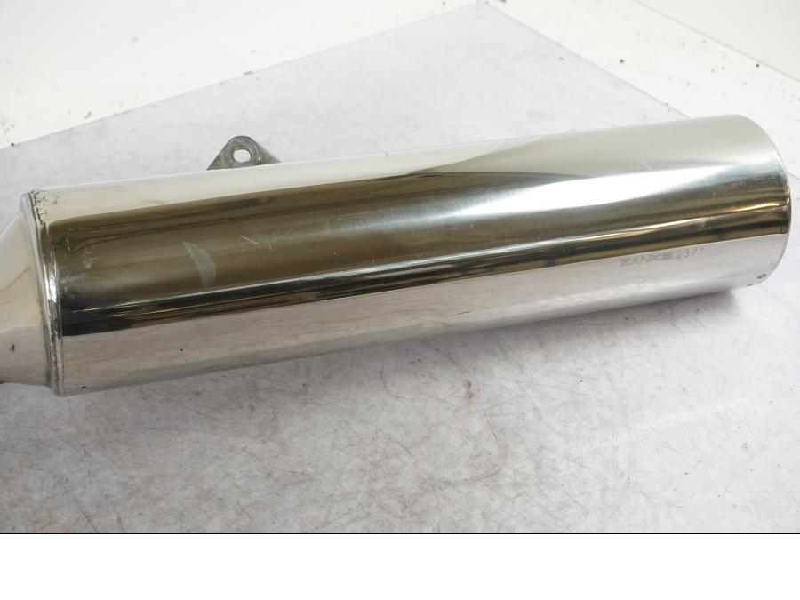 Snett uppifrån på Ljuddämpare från en Honda CBR 1100 XX -2003 motorcykel.