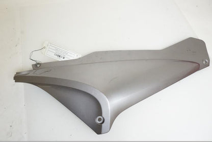 Framsidan på Sidopanel från en Honda ST 1300 -2002 motorcykel.