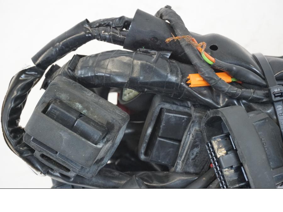 Baksidan på Kabelstam från en Honda CB 600 F -2008 motorcykel.