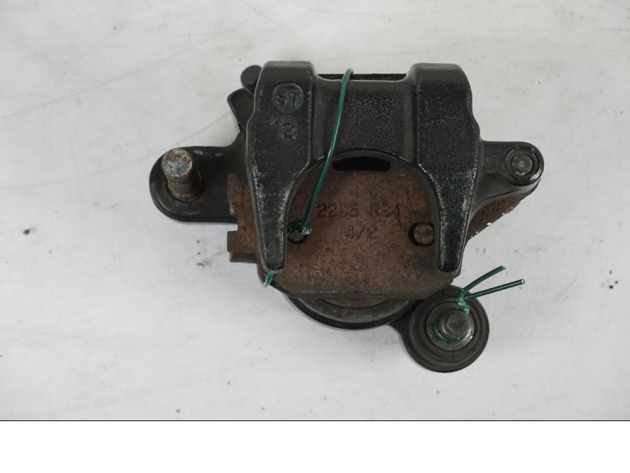 Vänster sida på Bromsok från en Honda CB 750 -1996 motorcykel.