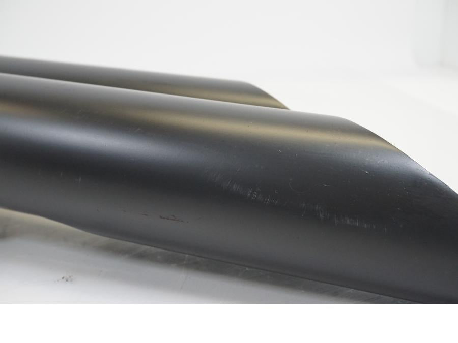 Vänster sida på Ljuddämpare Sport från en Victory Hammer -2012 motorcykel.