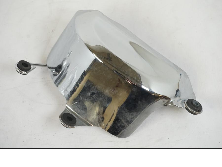 Framsidan på Motorkåpa från en Suzuki VZR 1800 -2009 motorcykel.