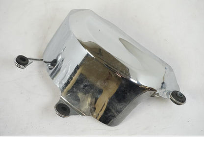 Framsidan på Motorkåpa från en Suzuki VZR 1800 -2009 motorcykel.