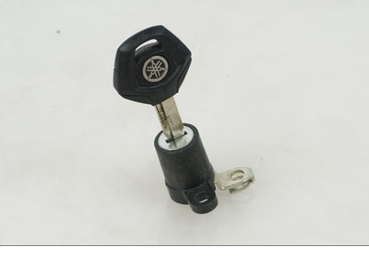 Vänster sida på Låssats från en Yamaha Ténéré 700 Rally -2021 motorcykel.