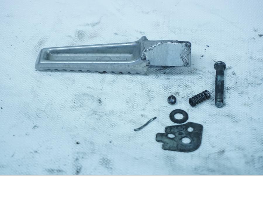 Baksidan på Fotpinne från en Honda VFR 750 -1992 motorcykel.